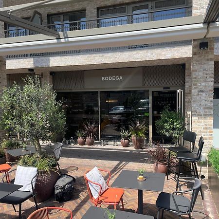 Amber Vista 2 Bedroom Apartments- Supermarket, Coffee Shop, Restaurants & Parking Below 卡迪夫 外观 照片
