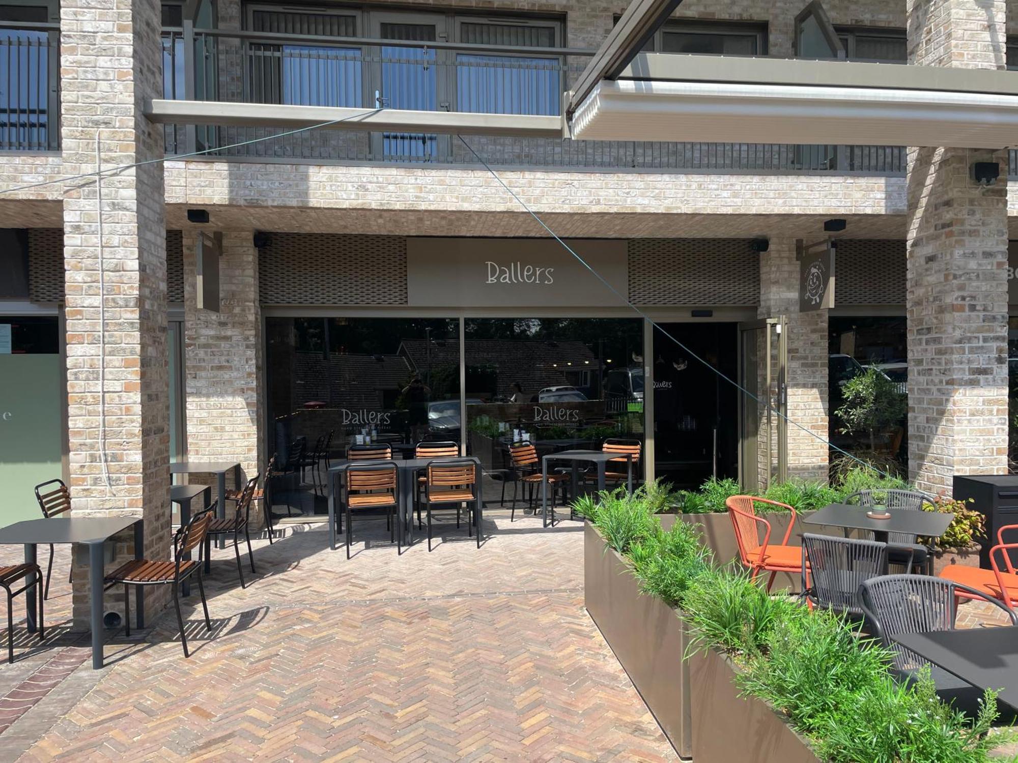 Amber Vista 2 Bedroom Apartments- Supermarket, Coffee Shop, Restaurants & Parking Below 卡迪夫 外观 照片