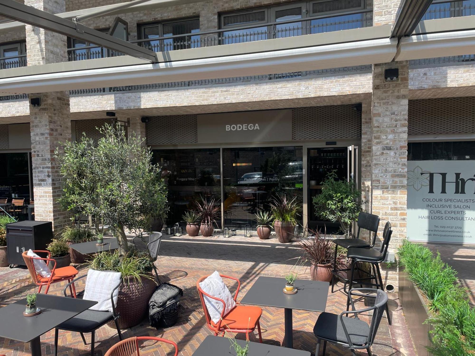 Amber Vista 2 Bedroom Apartments- Supermarket, Coffee Shop, Restaurants & Parking Below 卡迪夫 外观 照片