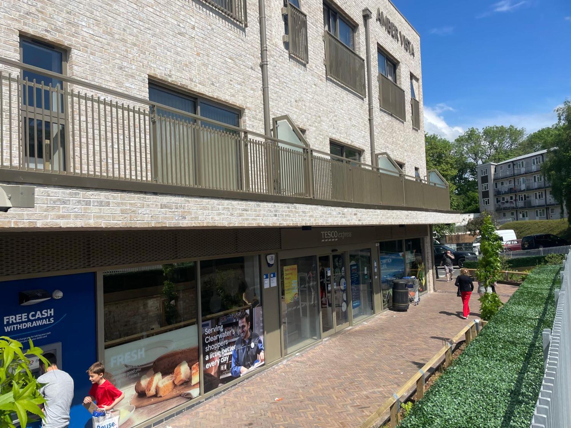 Amber Vista 2 Bedroom Apartments- Supermarket, Coffee Shop, Restaurants & Parking Below 卡迪夫 外观 照片
