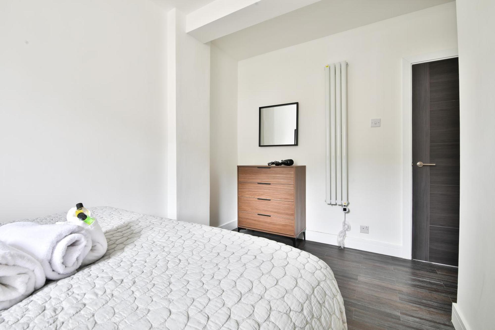 Amber Vista 2 Bedroom Apartments- Supermarket, Coffee Shop, Restaurants & Parking Below 卡迪夫 外观 照片