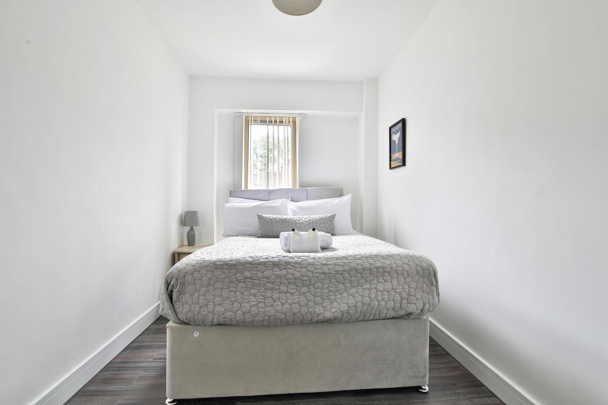 Amber Vista 2 Bedroom Apartments- Supermarket, Coffee Shop, Restaurants & Parking Below 卡迪夫 外观 照片