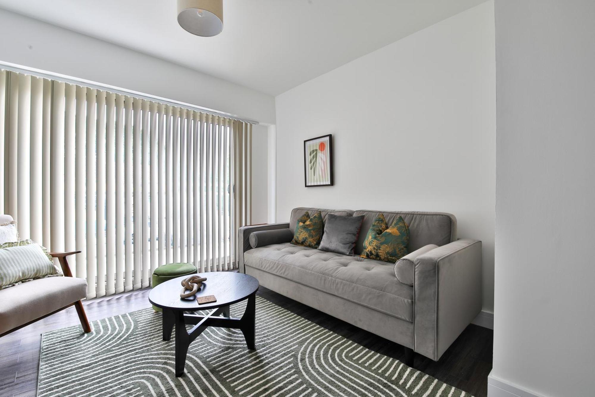 Amber Vista 2 Bedroom Apartments- Supermarket, Coffee Shop, Restaurants & Parking Below 卡迪夫 外观 照片
